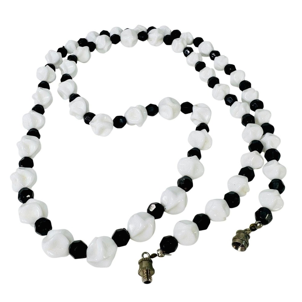 Vintage Acrylic Bead Necklace 30" Faceted Black Shaped White Beads‎ Barrel Clasp